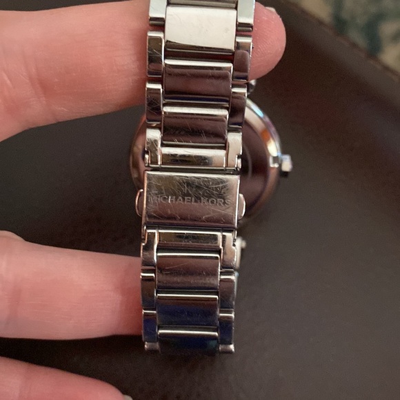 💯 Authentic Michael Kors No. MK5070 - Picture 7 of 7